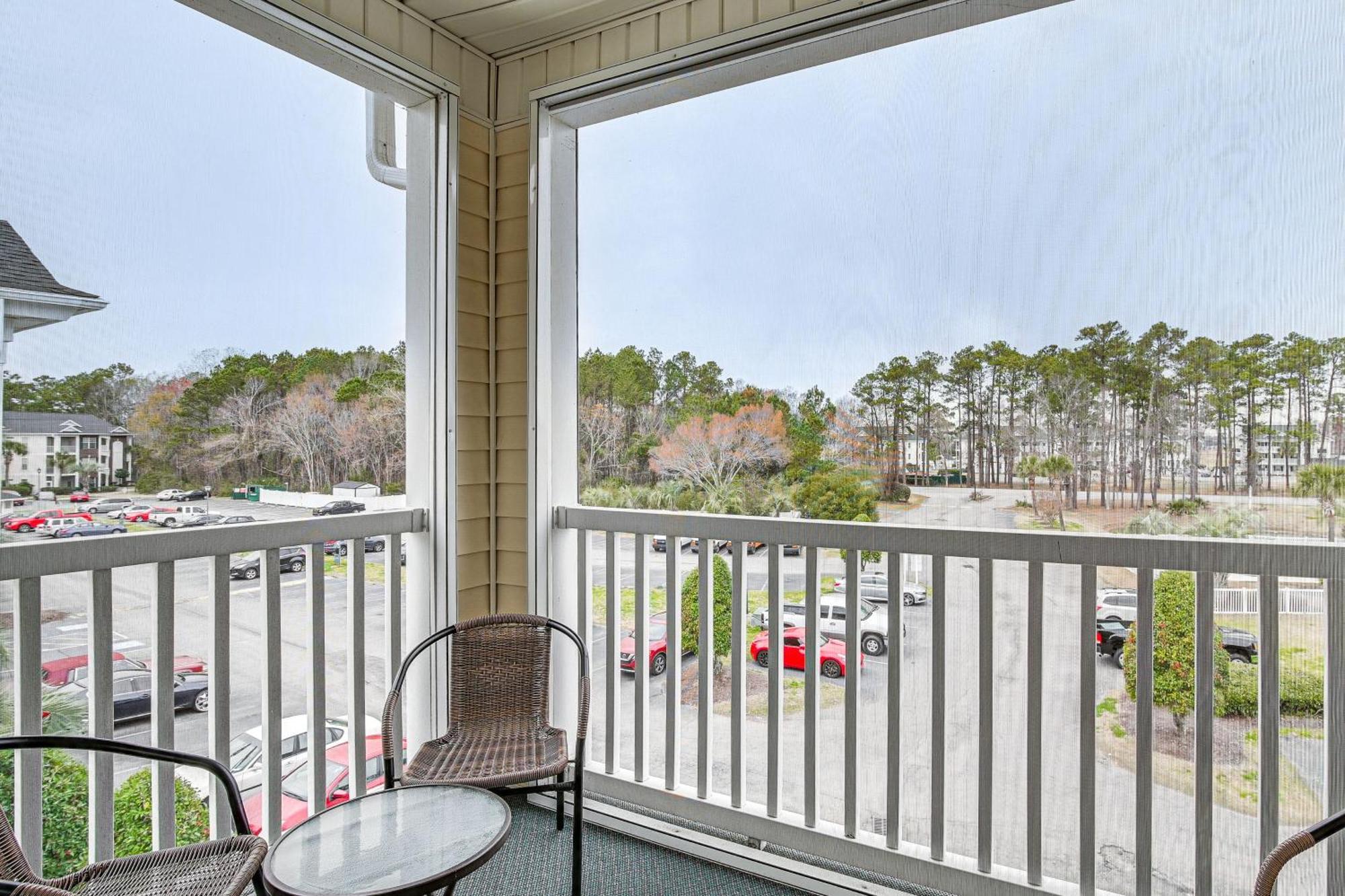 Breezy Golf Condo With Pool Access, 4 Mi To Beach Myrtle Beach Bagian luar foto